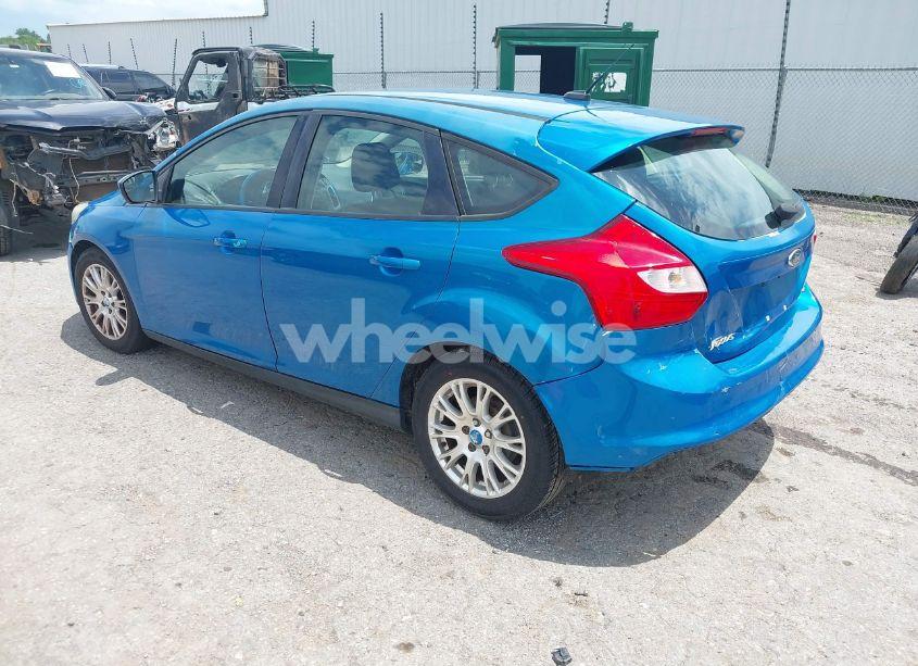 Photo 3 of 2012 Ford Focus SE (VIN 1FAHP3K27CL141963)