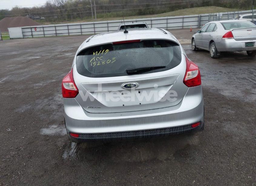 Photo 16 of 2012 Ford Focus SE (VIN 1FAHP3K27CL152803)