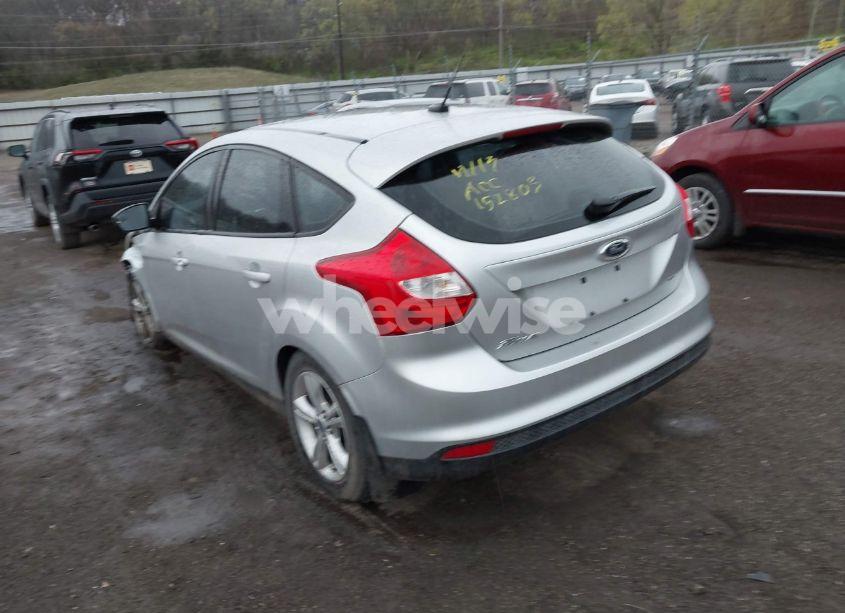 Photo 3 of 2012 Ford Focus SE (VIN 1FAHP3K27CL152803)