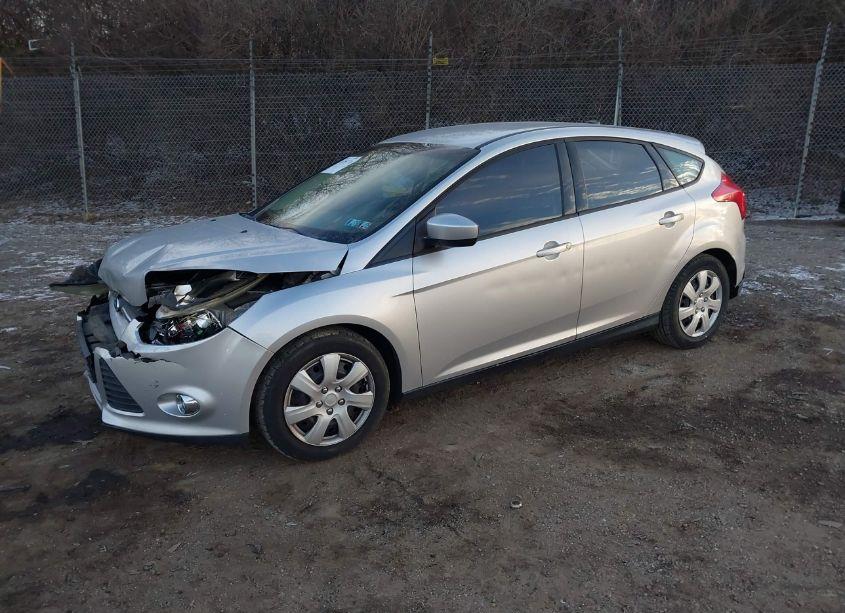 Photo 2 of 2012 Ford Focus SE (VIN 1FAHP3K27CL188507)