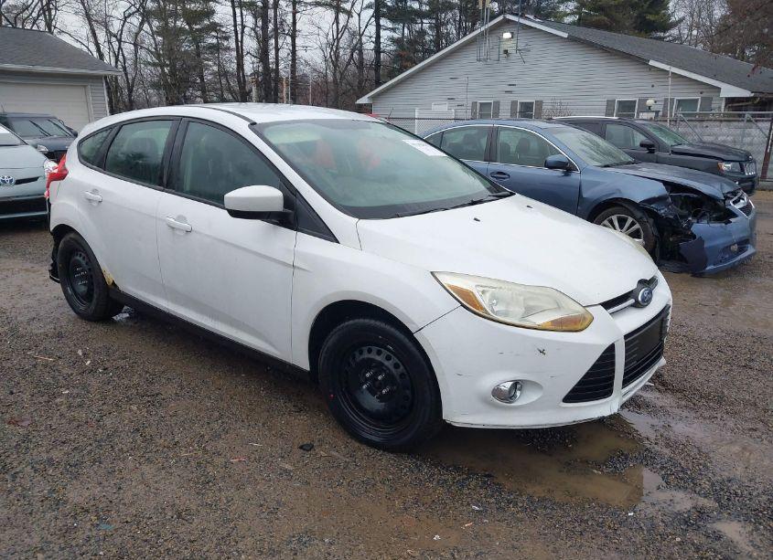 2012 Ford Focus SE (VIN 1FAHP3K27CL197238) main photo