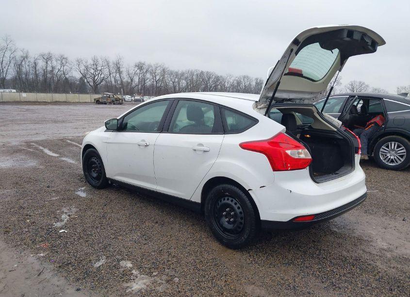 Photo 3 of 2012 Ford Focus SE (VIN 1FAHP3K27CL197238)