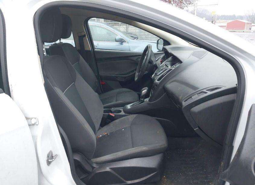 Photo 5 of 2012 Ford Focus SE (VIN 1FAHP3K27CL197238)