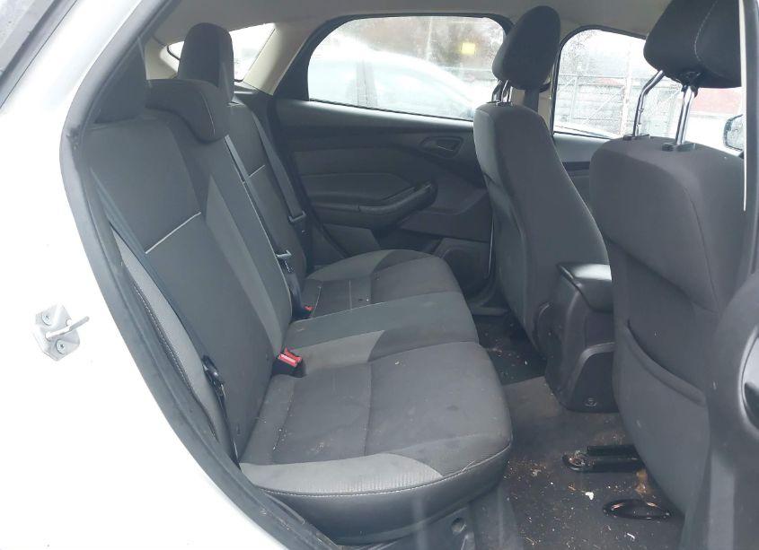 Photo 8 of 2012 Ford Focus SE (VIN 1FAHP3K27CL197238)