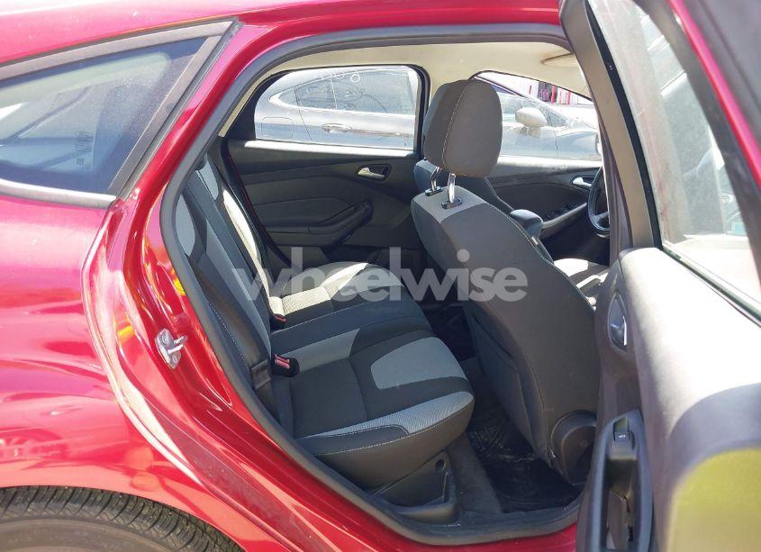Photo 8 of 2012 Ford Focus SE (VIN 1FAHP3K27CL228004)