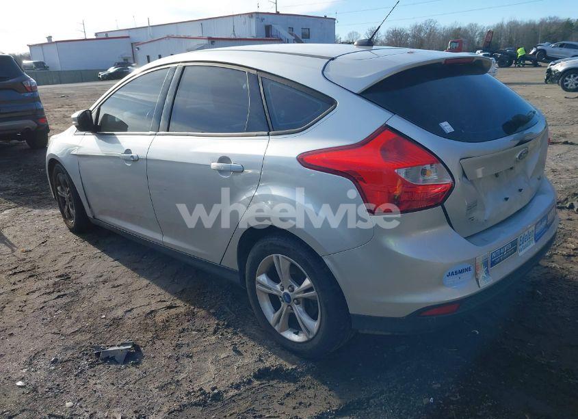 Photo 3 of 2012 Ford Focus SE (VIN 1FAHP3K27CL234515)