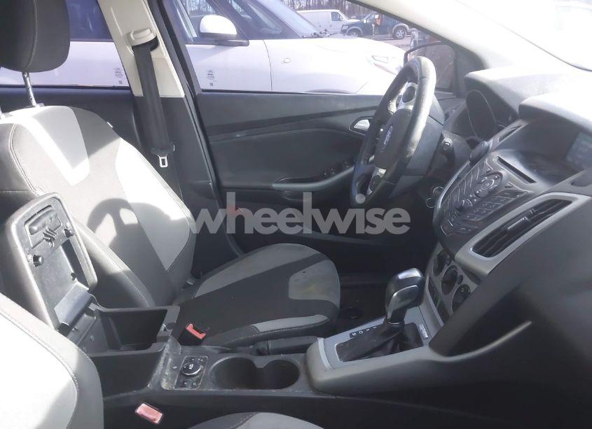 Photo 5 of 2012 Ford Focus SE (VIN 1FAHP3K27CL234515)