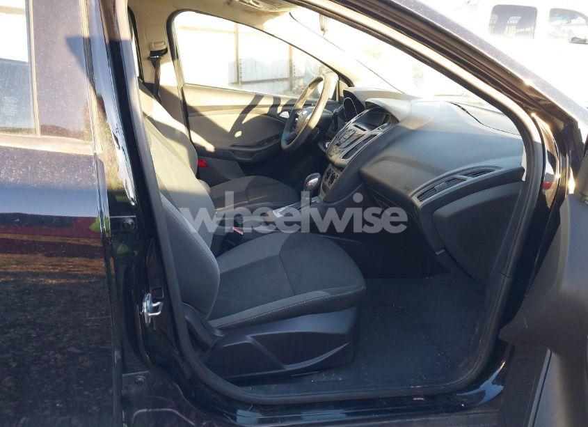 Photo 5 of 2012 Ford Focus SE (VIN 1FAHP3K27CL250052)