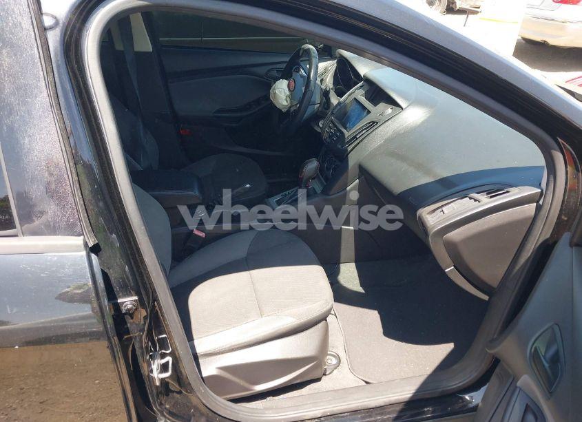 Photo 5 of 2012 Ford Focus SE (VIN 1FAHP3K27CL267885)