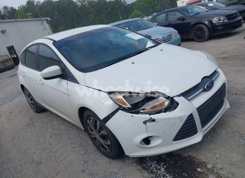 2012 Ford Focus SE (VIN 1FAHP3K27CL270382) main photo