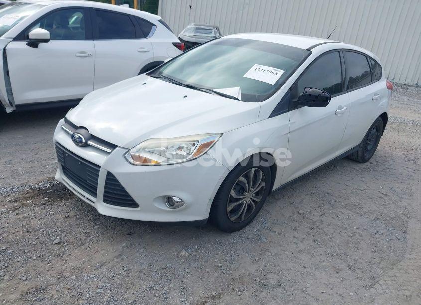 Photo 2 of 2012 Ford Focus SE (VIN 1FAHP3K27CL270382)
