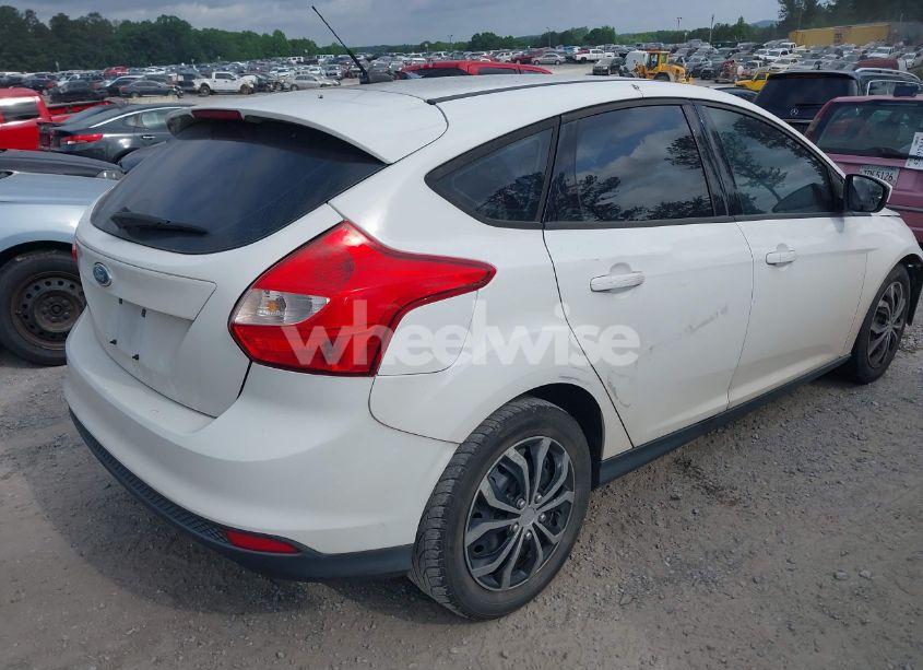 Photo 4 of 2012 Ford Focus SE (VIN 1FAHP3K27CL270382)