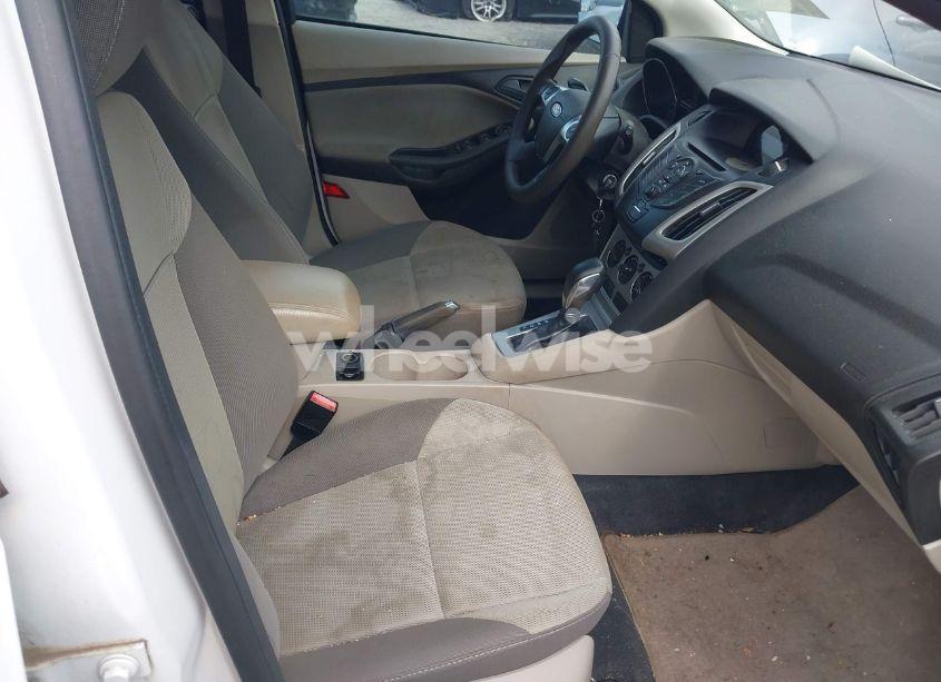 Photo 5 of 2012 Ford Focus SE (VIN 1FAHP3K27CL270382)