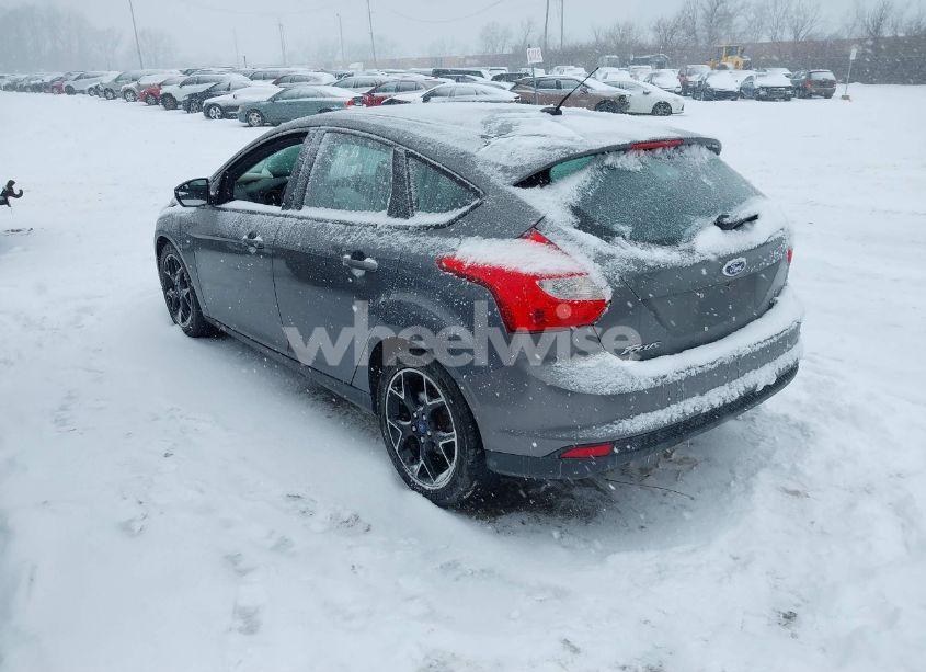 Photo 3 of 2012 Ford Focus SE (VIN 1FAHP3K27CL327230)