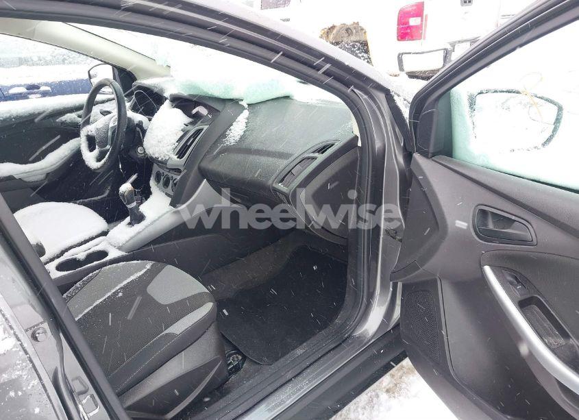 Photo 5 of 2012 Ford Focus SE (VIN 1FAHP3K27CL327230)