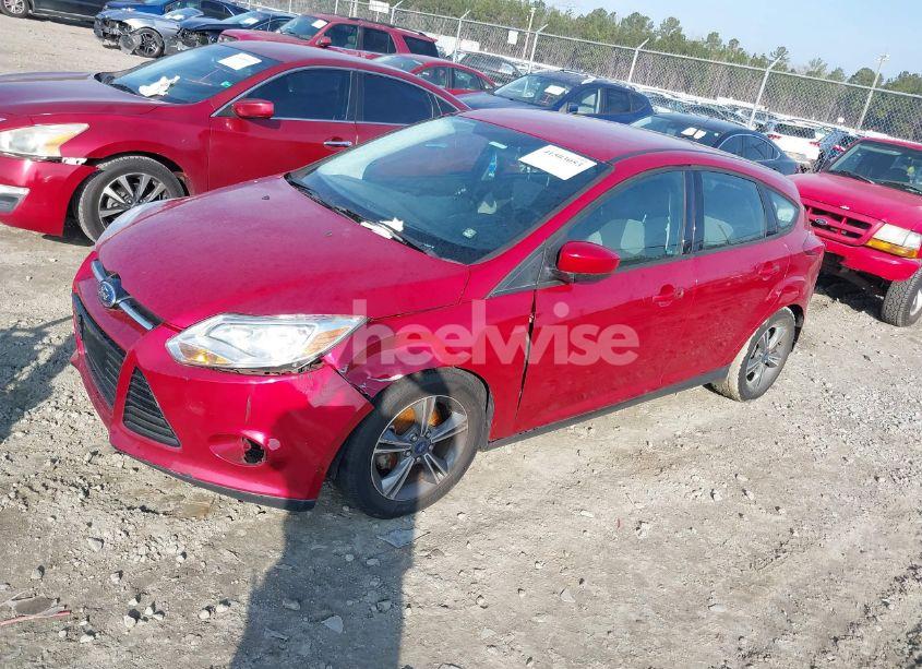 Photo 2 of 2012 Ford Focus SE (VIN 1FAHP3K27CL369719)
