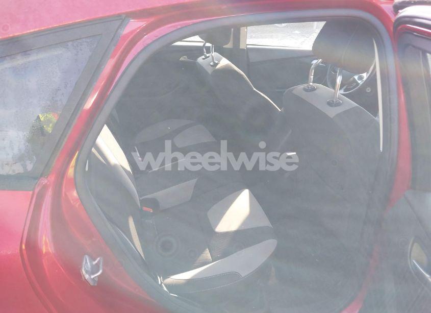 Photo 8 of 2012 Ford Focus SE (VIN 1FAHP3K27CL369719)