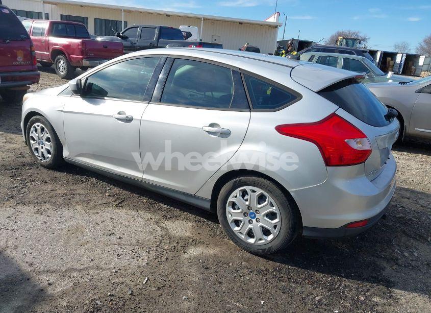 Photo 3 of 2012 Ford Focus SE (VIN 1FAHP3K28CL106235)