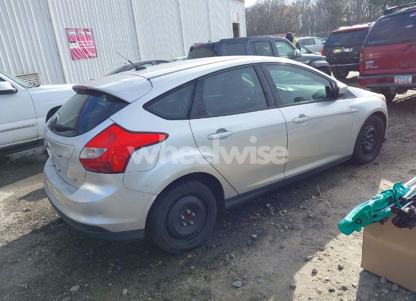 Photo 4 of 2012 Ford Focus SE (VIN 1FAHP3K28CL106235)