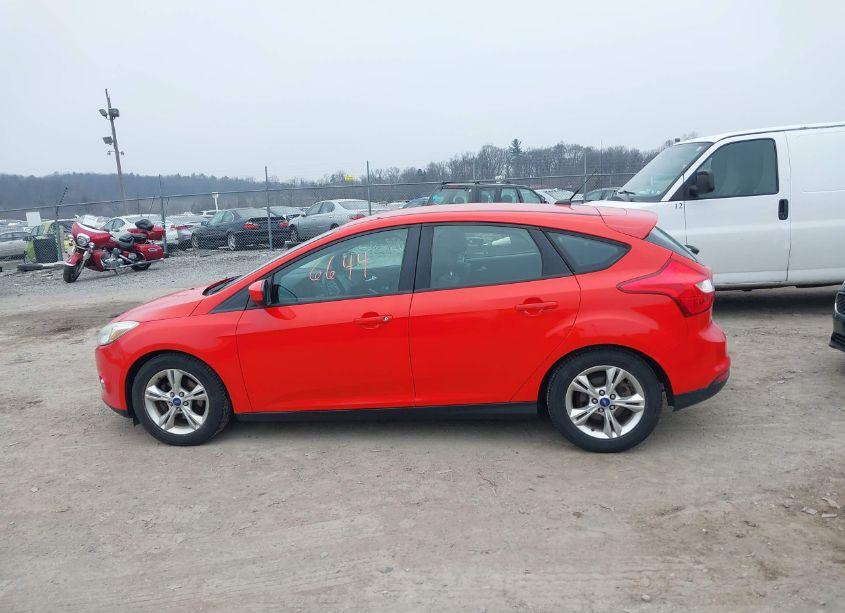 Photo 14 of 2012 Ford Focus SE (VIN 1FAHP3K28CL124749)