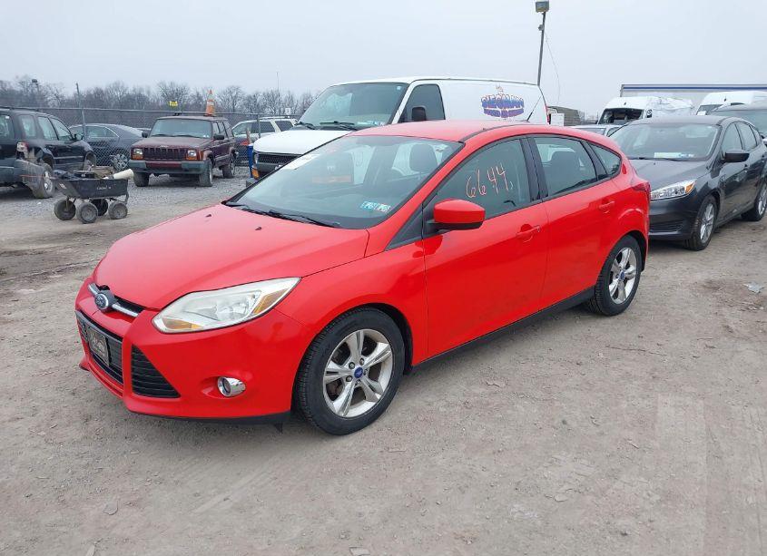 Photo 2 of 2012 Ford Focus SE (VIN 1FAHP3K28CL124749)