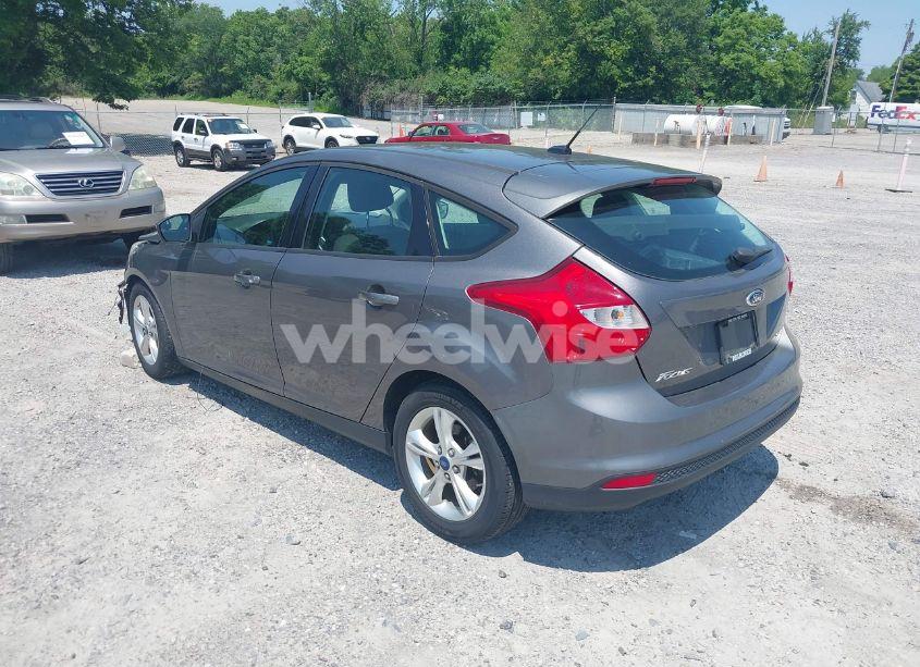 Photo 3 of 2012 Ford Focus SE (VIN 1FAHP3K28CL229646)