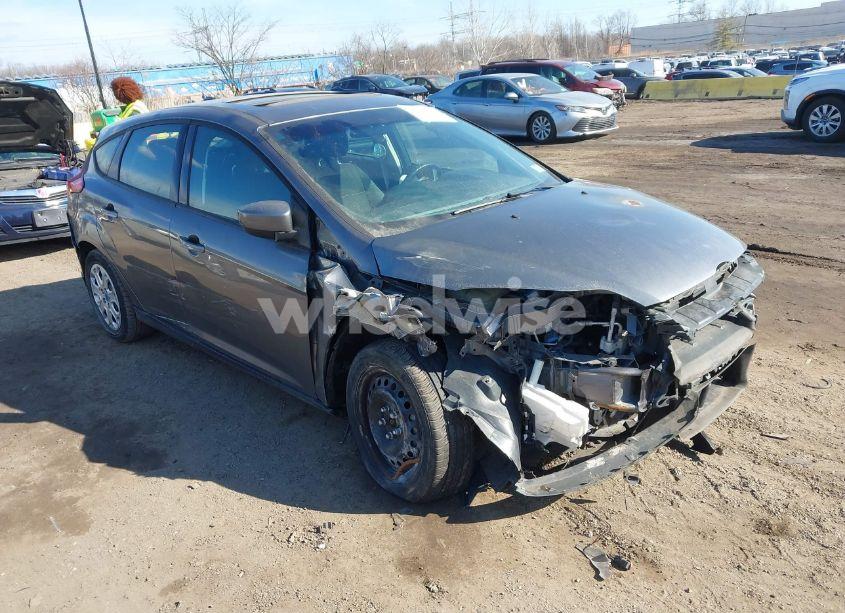 2012 Ford Focus SE (VIN 1FAHP3K28CL230070) main photo