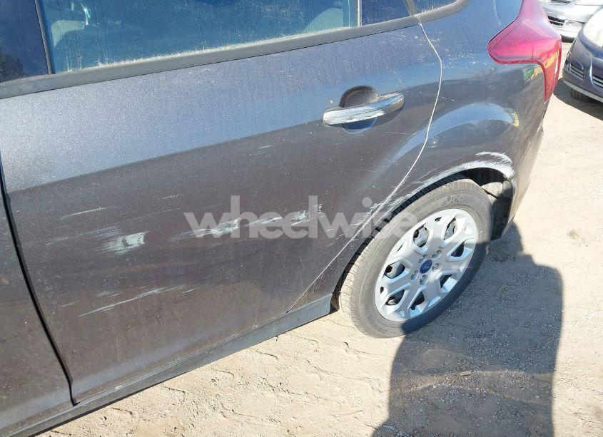 Photo 16 of 2012 Ford Focus SE (VIN 1FAHP3K28CL230070)