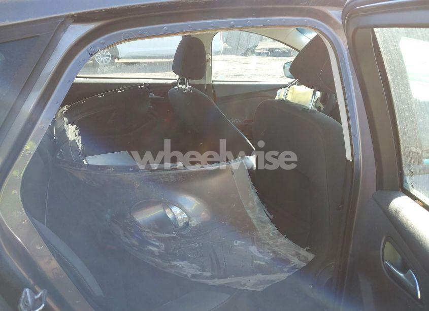 Photo 8 of 2012 Ford Focus SE (VIN 1FAHP3K28CL230070)