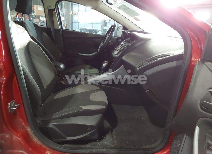 Photo 5 of 2012 Ford Focus SE (VIN 1FAHP3K28CL249105)