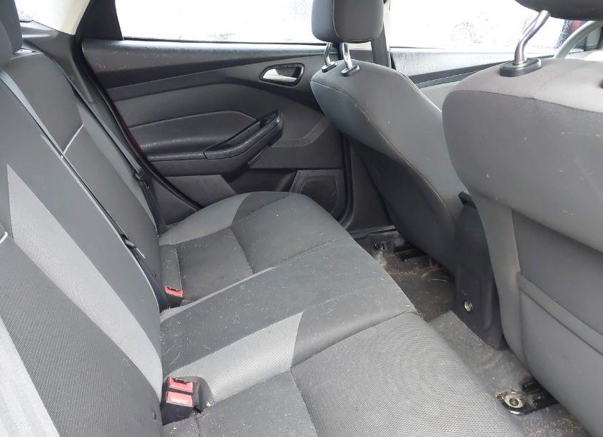 Photo 8 of 2012 Ford Focus SE (VIN 1FAHP3K28CL294898)