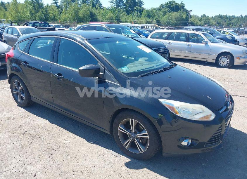 2012 Ford Focus SE (VIN 1FAHP3K28CL301963) main photo