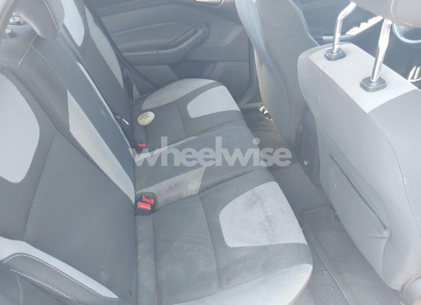 Photo 8 of 2012 Ford Focus SE (VIN 1FAHP3K28CL301963)