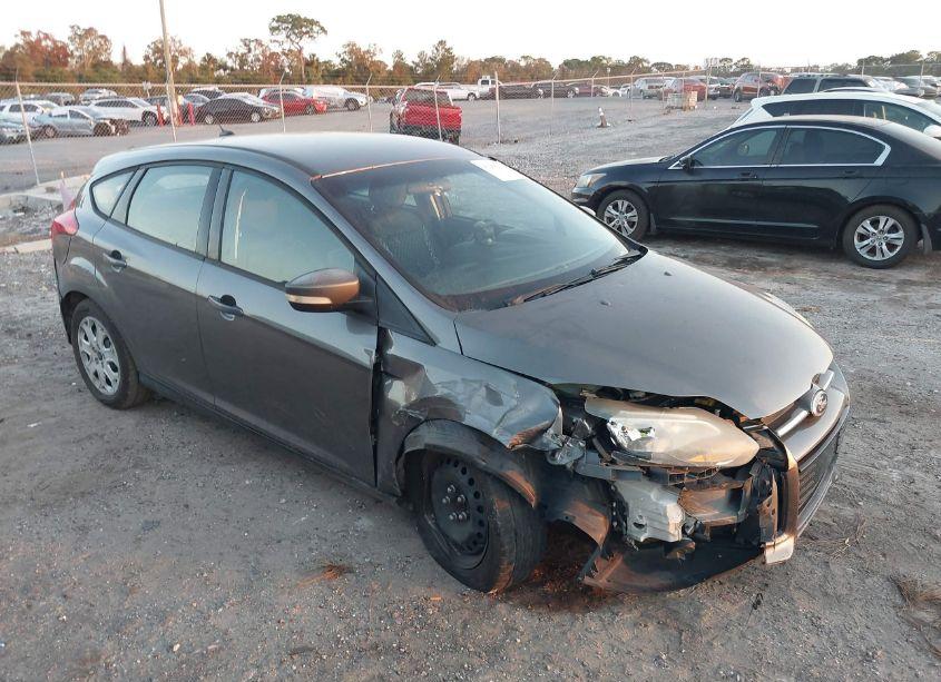 2012 Ford Focus SE (VIN 1FAHP3K28CL309254) main photo