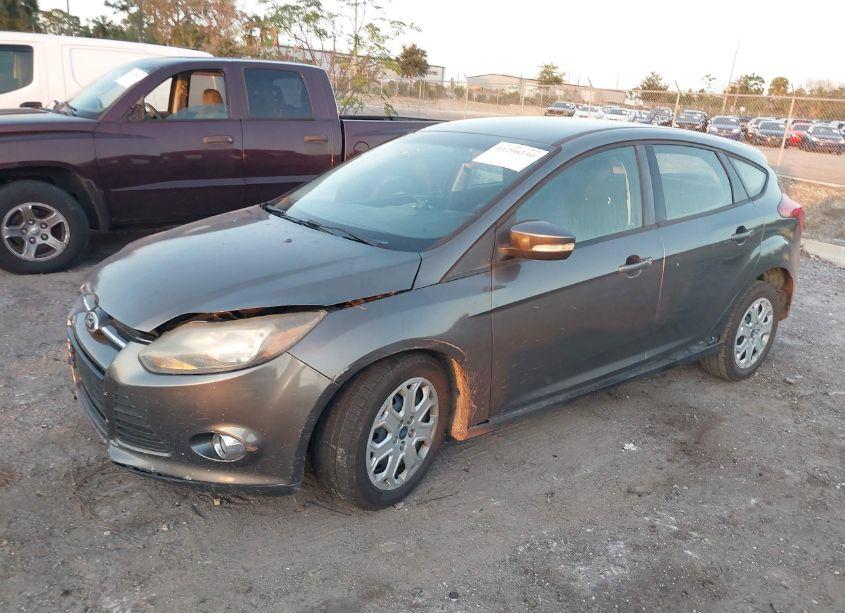Photo 2 of 2012 Ford Focus SE (VIN 1FAHP3K28CL309254)