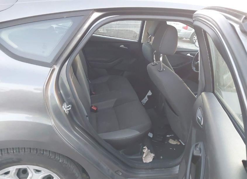 Photo 8 of 2012 Ford Focus SE (VIN 1FAHP3K28CL309254)