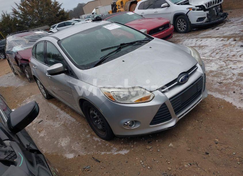 2012 Ford Focus SE (VIN 1FAHP3K28CL360317) main photo