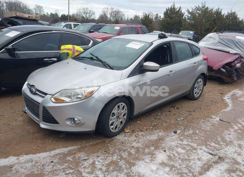 Photo 2 of 2012 Ford Focus SE (VIN 1FAHP3K28CL360317)