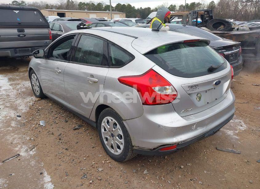 Photo 3 of 2012 Ford Focus SE (VIN 1FAHP3K28CL360317)
