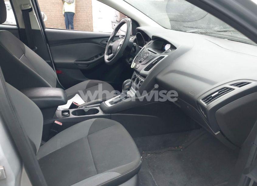 Photo 5 of 2012 Ford Focus SE (VIN 1FAHP3K28CL360317)