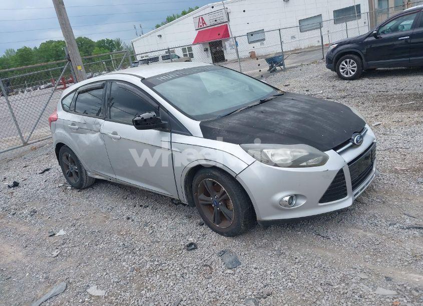 2012 Ford Focus SE (VIN 1FAHP3K28CL369762) main photo