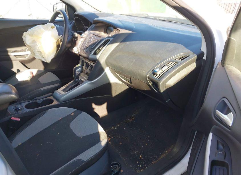 Photo 5 of 2012 Ford Focus SE (VIN 1FAHP3K28CL382091)