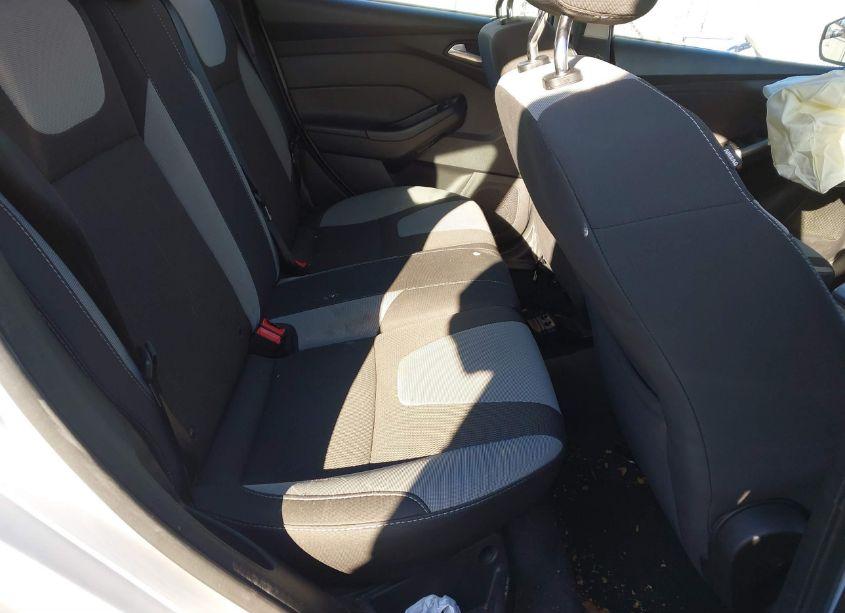 Photo 8 of 2012 Ford Focus SE (VIN 1FAHP3K28CL382091)