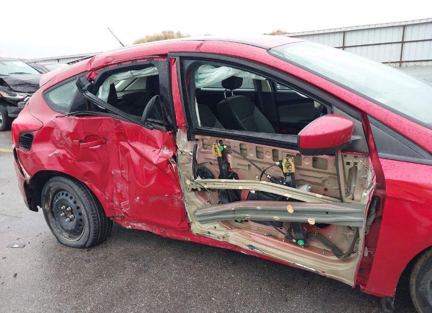 Photo 6 of 2012 Ford Focus SE (VIN 1FAHP3K28CL382186)