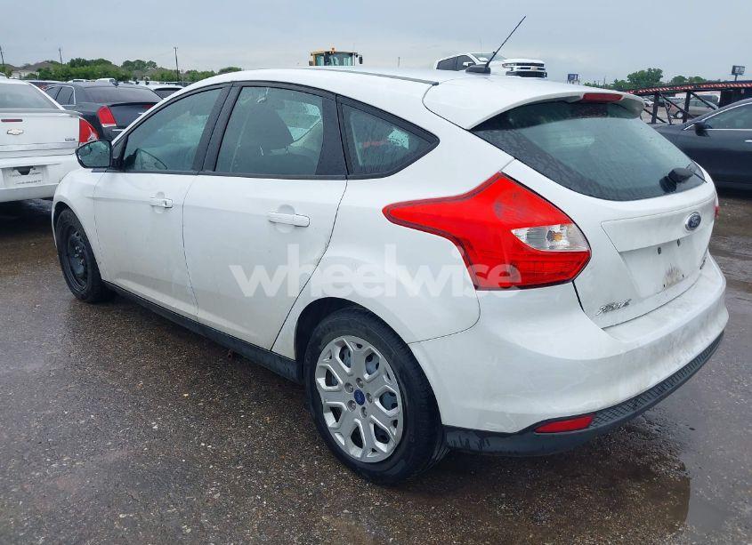 Photo 3 of 2012 Ford Focus SE (VIN 1FAHP3K28CL396234)