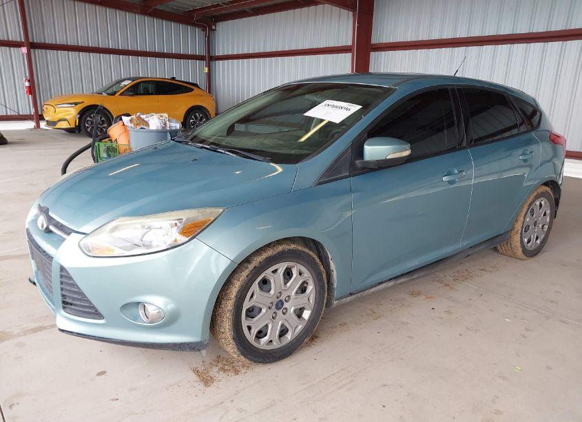 Photo 2 of 2012 Ford Focus SE (VIN 1FAHP3K28CL452625)