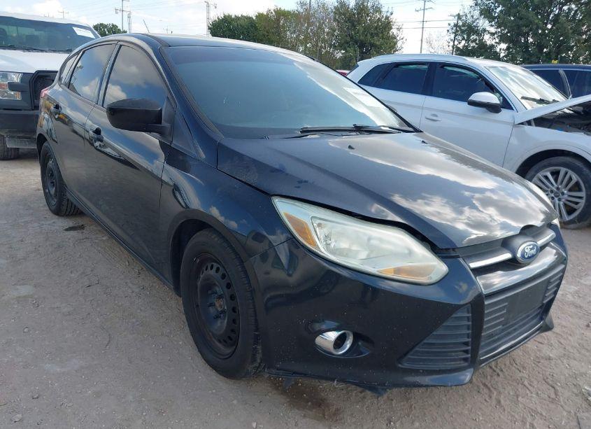 2012 Ford Focus SE (VIN 1FAHP3K29CL104817) main photo