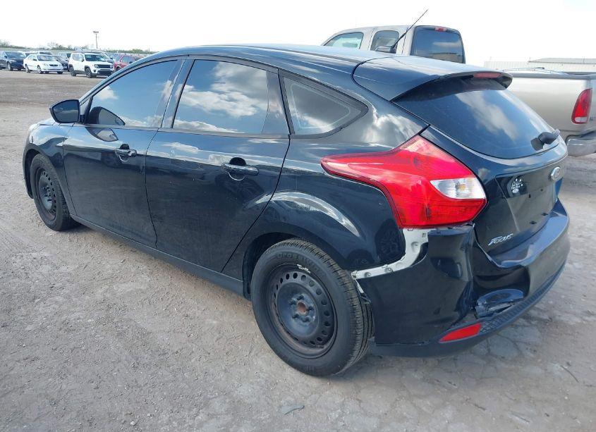 Photo 3 of 2012 Ford Focus SE (VIN 1FAHP3K29CL104817)