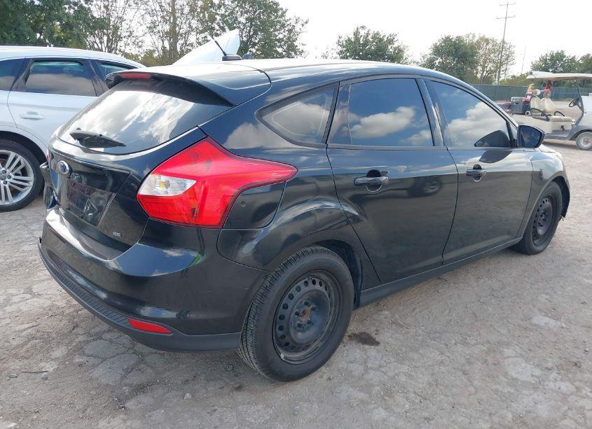 Photo 4 of 2012 Ford Focus SE (VIN 1FAHP3K29CL104817)