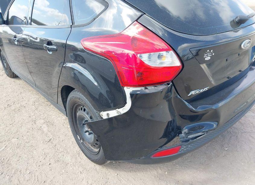 Photo 6 of 2012 Ford Focus SE (VIN 1FAHP3K29CL104817)